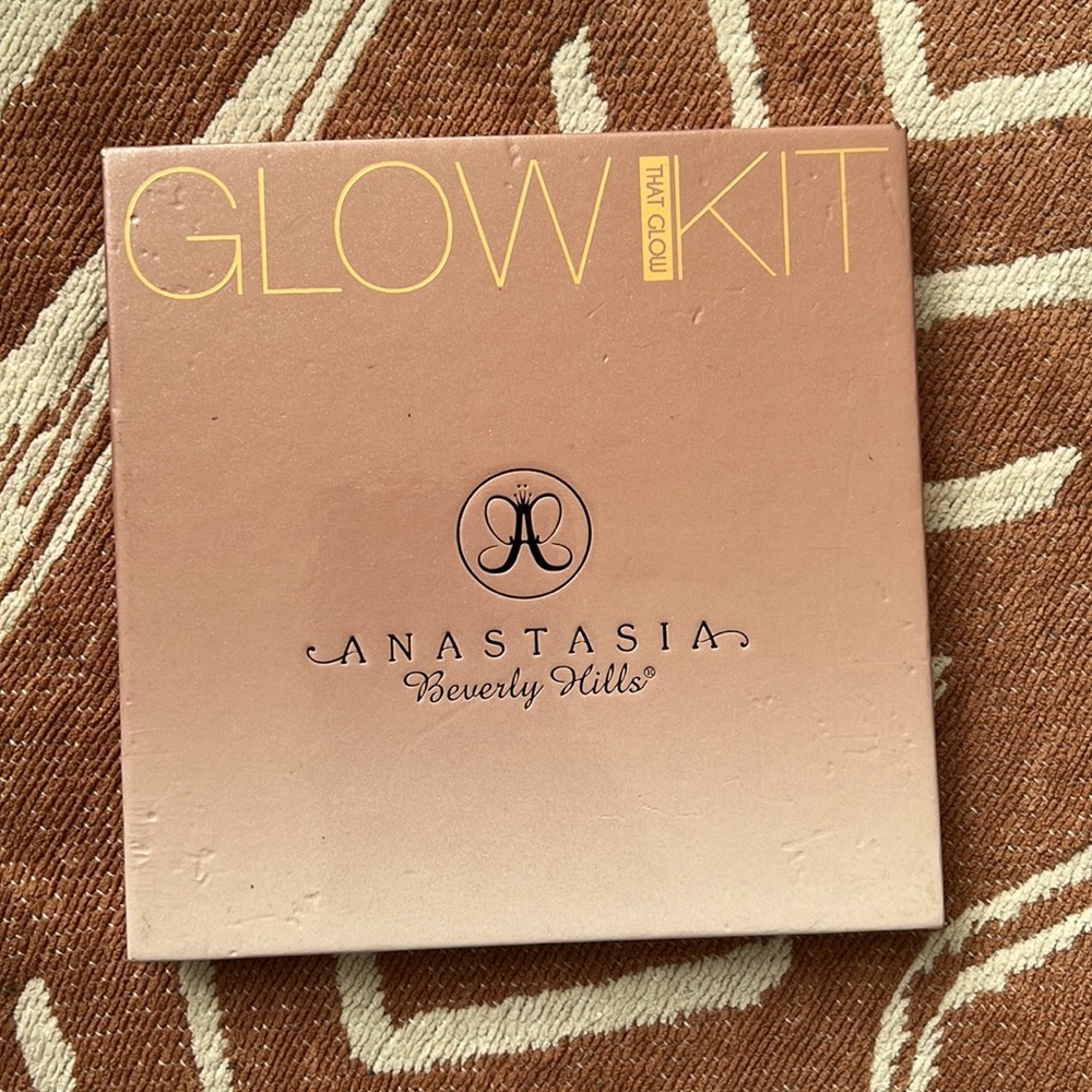 Anastasia Glow Kit - Picture 1 of 3